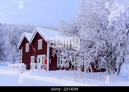 Sauna and guesthouse Immelkartano in Levi, Finland Stock Photo - Alamy