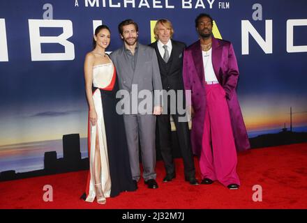 Los Angeles, Ca. 4th Apr, 2022. Eiza Gonzalez, Jake Gyllenhaal, Michael Bay, Yahya Abdul-Mateen II, at the premiere Ambulance at The Academy Museum of Motion Pictures in Los Angeles, California on April 4, 2022. Credit: Faye Sadou/Media Punch/Alamy Live News Stock Photo