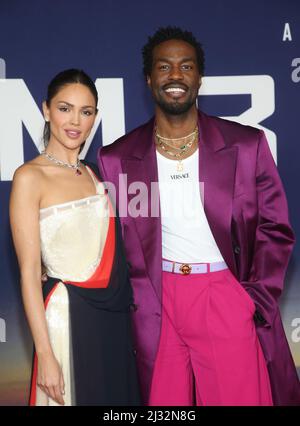 Los Angeles, Ca. 4th Apr, 2022. Eiza González, Yahya Abdul-Mateen II, at the premiere Ambulance at The Academy Museum of Motion Pictures in Los Angeles, California on April 4, 2022. Credit: Faye Sadou/Media Punch/Alamy Live News Stock Photo