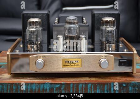 Naphon chinese tube valve Hi-Fi stereo amplifier Stock Photo