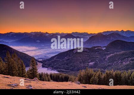 Morning mood with a view of the Inn Valley, Chiemgau Alps, Loferer Steinberge and Kaiser Mountains, from the Farrenpoint, Mangfall Mountains, Bavarian Alps, Upper Bavaria, Bavaria, Germany Stock Photo
