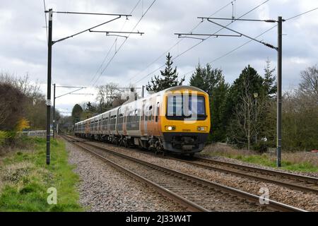 Class 323 Electric Multiple Units 323205 and 323242 approaching their destination with the 14:19 service from Bromsgrove to Lichfield Trent Valley Stock Photo