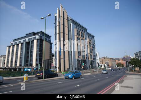 Views along London Road in Nottingham with the Jury's Inn highrise building in the UK Stock Photo