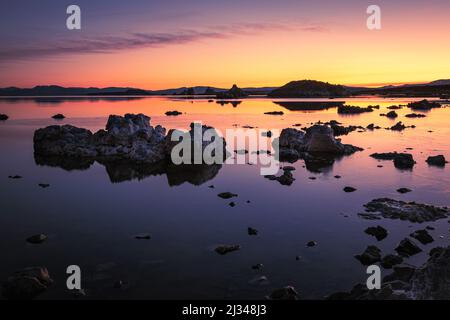 A colorful sunrise over the tufa's at Mono Lake Stock Photo