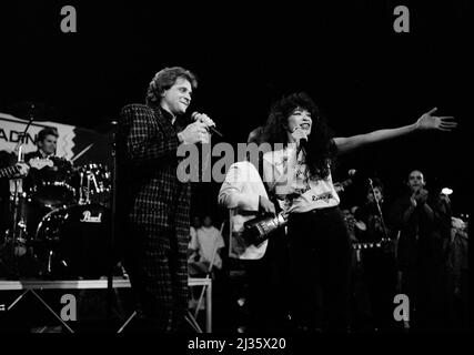 Eddie Money & Ronnie Spector American Bandstand in 1986 Credit: Ron Wolfson / MediaPunch Stock Photo