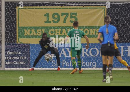 St. Petersburg, FL USA: Tampa Bay Rowdies goalkeeper Raiko