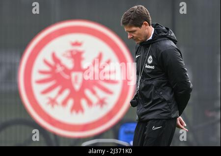 06 April 2022, Hessen, Frankfurt/Main: Frankfurt head coach Oliver Glasner walks across the pitch during Eintracht Frankfurt's final training session ahead of the Europa League first leg against FC Barcelona. Photo: Arne Dedert/dpa Credit: dpa picture alliance/Alamy Live News Stock Photo