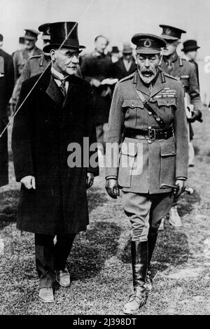 The Passing of Two Great Men. A historic picture taken during the visit of the King and Queen to British graves in Belgium in 1922. It shows the late King George V. with the late Mr. Rudyard Kipling, the poet of Empire and one of the great British writers, who died following an operation. January 23, 1936. (Photo by Topical Press). Stock Photo