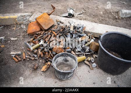 Irpin Ukraine 06th Apr 2022 People Walk Across A Makeshift Crossing 