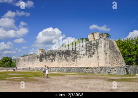 Gran Juego de Pelota ball court, Mayan ruins, Chichen Itza, Yucatan, Mexico Stock Photo