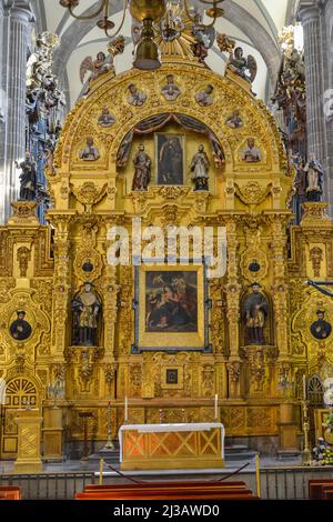 Altar of Forgiveness, Catedral Metropolitana de la Asuncion de Maria Cathedral, Plaza de la Constitucion, Mexico City, Mexico Stock Photo