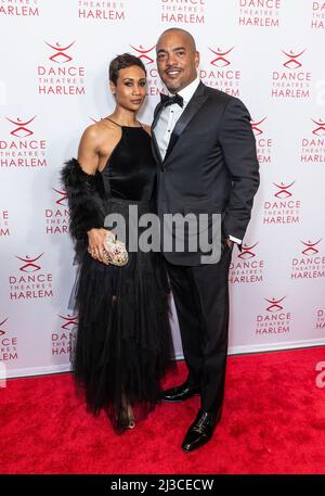 April 5, 2022, New York, New York, United States: Angela Simpson and Scott Simpson attend Dance Theatre of Harlem: Vision gala honoring Debbie Allen at City Center  (Credit Image: © Lev Radin/Pacific Press via ZUMA Press Wire) Stock Photo