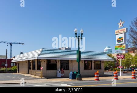 CONCORD, NC, USA-3 APRIL 2022: The What-A-Burger #2 Drive-in restaurant, on Church St. Stock Photo
