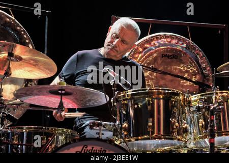 Southampton, UK. 07th Apr, 2022. Carl Fredrick Kendall Palmer, English drummer, and bassist, best known as a founding member of the British progressive rock and supergroup Emerson Lake and Palmer (ELP), Asia, touring drummer for The Crazy World of Arthur Brown, founding member of Atomic Rooster, and Prog God Award winner, performs with Carl Palmer's ELP Legacy at the 1865 (Photo by Dawn Fletcher-Park/SOPA Images/Sipa USA) Credit: Sipa USA/Alamy Live News Stock Photo