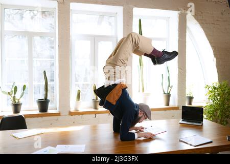 Yoga fun silly hi-res stock photography and images - Page 2 - Alamy
