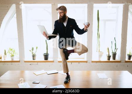 Yoga fun silly hi-res stock photography and images - Page 2 - Alamy