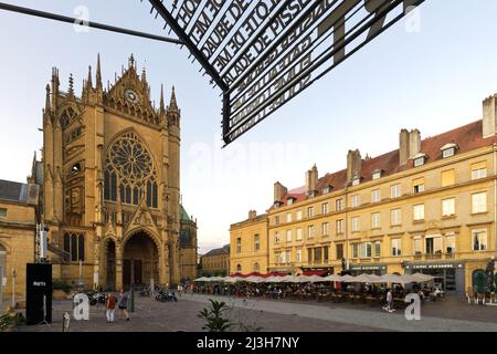 France, Moselle, Metz, covered market and Saint Etienne cathedral Stock Photo