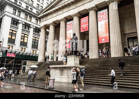 Wall Street Station, New York City, NY, USA, Facade of the Federal Hall with Washington Statue on the front Stock Photo