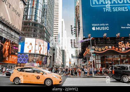 W 42 ST/7 AV, New York City, NY, USA, Street Scene at Times Square Stock Photo