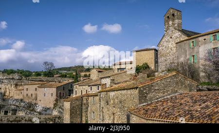 Village view of Minerve and the Romanesque church Saint Étienne. The medieval village was built on a rock. Last refuge of the Cathars, one of the most beautiful villages in France (Les plus beaux villages de France). Stock Photo