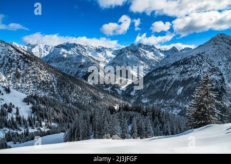 The winter snow-covered idyllic Bschlaber valley which belongs to the municipality of the Tyrolean time-out village of Pfafflar on a sunny day. Lechtal Alps, Tyrol, Austria, Europe Stock Photo