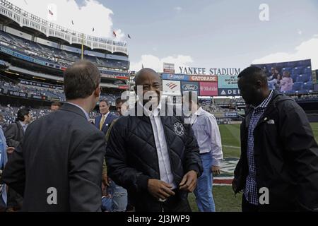 Bronx, USA. 08th Apr, 2022. New York City Mayor Eric Adams, center, attends opening day against the Boston Red Sox at Yankee Stadium on Friday, April 8th, 2022 in New York City. Photo by Peter Foley/UPI Credit: UPI/Alamy Live News Stock Photo