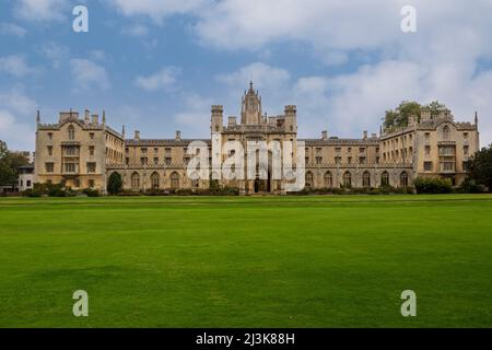 UK, England, Cambridge.  New Court 'Wedding Cake', St. John's College. Stock Photo