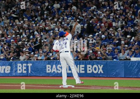 Toronto, Canada. 08th Apr, 2022. April 8, 2022, Toronto, ON, CANADA: Toronto  Blue Jays centre fielder George Springer (4) is introduced during an  opening ceremony prior to MLB baseball action against the