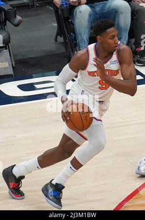 Washington, USA. 08th Apr, 2022. WASHINGTON, DC - APRIL 08: New York Knicks guard RJ Barrett (9) dribbles forward during a NBA game between the Washington Wizards and the New York Knicks, on April 08, 2022, at Capital One Arena, in Washington, DC. (Photo by Tony Quinn/SipaUSA) Credit: Sipa USA/Alamy Live News Stock Photo