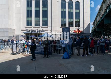 Bronx, USA. 08th Apr, 2022. New York Yankee manager Aaron Boone on the  dugout steps before his team plays the Boston Red Sox on opening day at  Yankee Stadium on Friday, April