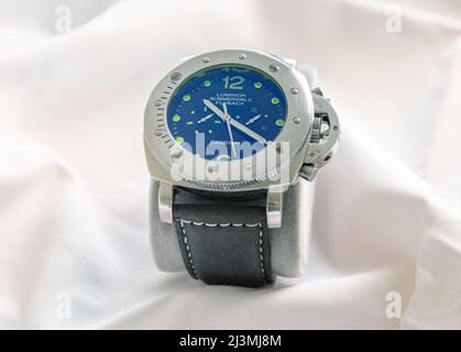 Panerai luminor hi res stock photography and images Alamy