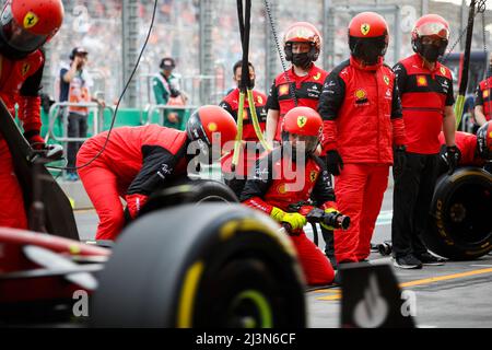 Melbourne, Australia. 8th Apr, 2022. Scuderia Ferrari team, F1 Grand Prix of Australia at Melbourne Grand Prix Circuit on April 8, 2022 in Melbourne, Australia. (Photo by HIGH TWO) Credit: dpa/Alamy Live News Stock Photo