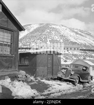 Blue Blaze mine. Consumers, mining town near Price, Utah. Miners coming  home - PICRYL - Public Domain Media Search Engine Public Domain Search