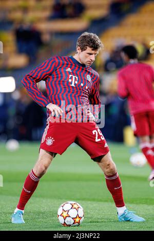 VILLARREAL, SPAIN - APR 6: Thomas Muller warms ups prior to the UEFA Champions League match between Villarreal CF and FC Bayern Munchen at Estadio de Stock Photo