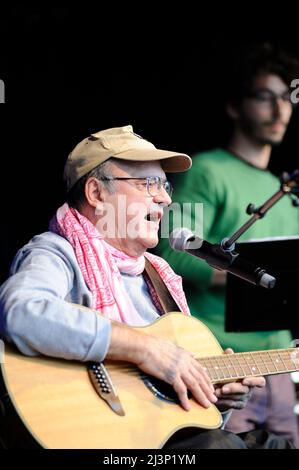 Vienna, Austria. 30th August 2014. People's Voice Festival at the Prater in Vienna. Image shows Sigi Maron (Vienna, Austria. 30th August 2014. Volksstimme Fest at the Prater in Vienna May 14, 1944 in Vienna † July 18, 2016 in Baden near Vienna), socially critical, Austrian singer-songwriter Stock Photo