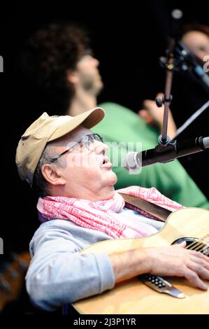 Vienna, Austria. 30th August 2014. People's Voice Festival at the Prater in Vienna. Image shows Sigi Maron (Vienna, Austria. 30th August 2014. Volksstimme Fest at the Prater in Vienna May 14, 1944 in Vienna † July 18, 2016 in Baden near Vienna), socially critical, Austrian singer-songwriter Stock Photo