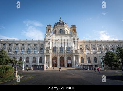 Art History Museum (Kunsthistorisches Museum) at Maria Theresa Square (Maria Theresien Platz) - Vienna, Austria Stock Photo