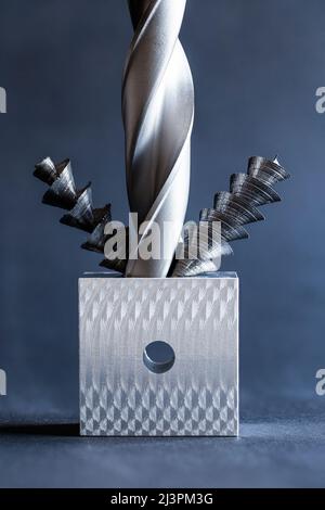 Bohren in Metall, Metallverarbeitung Stock Photo
