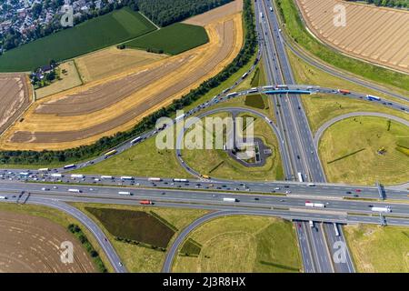 Aerial view, Kamener interchange with A1 motorway and A2 motorway, Kamen, Ruhr area, North Rhine-Westphalia, Germany, Luftbild, Kamener Kreuz mit Auto