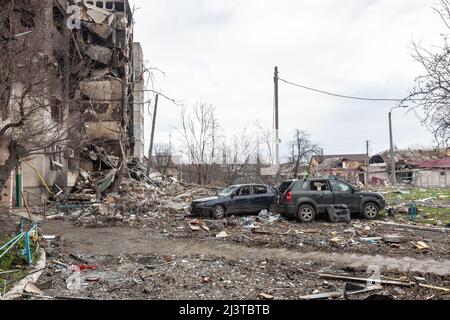 Borodyanka, Ukraine. 06th Apr, 2022. Devastation on the streets of Borodyanka. Captured by Russian troops in early March, Borodyanka was released from the Ukrainian Armed Forces a month later. It is still unknown how many people died in the village during this time, but according to previous statements by the Ukrainian authorities, it suffered the greatest destruction of all settlements in the suburbs of the capital. Credit: SOPA Images Limited/Alamy Live News Stock Photo