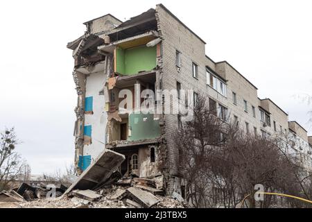 Borodyanka, Ukraine. 06th Apr, 2022. Chaos and devastation on the streets of Borodyanka as a result of the attack of Russian invaders. Captured by Russian troops in early March, Borodyanka was released from the Ukrainian Armed Forces a month later. It is still unknown how many people died in the village during this time, but according to previous statements by the Ukrainian authorities, it suffered the greatest destruction of all settlements in the suburbs of the capital. Credit: SOPA Images Limited/Alamy Live News Stock Photo