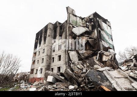 Borodyanka, Ukraine. 06th Apr, 2022. Chaos and devastation on the streets of Borodyanka as a result of the attack of Russian invaders. Captured by Russian troops in early March, Borodyanka was released from the Ukrainian Armed Forces a month later. It is still unknown how many people died in the village during this time, but according to previous statements by the Ukrainian authorities, it suffered the greatest destruction of all settlements in the suburbs of the capital. Credit: SOPA Images Limited/Alamy Live News Stock Photo