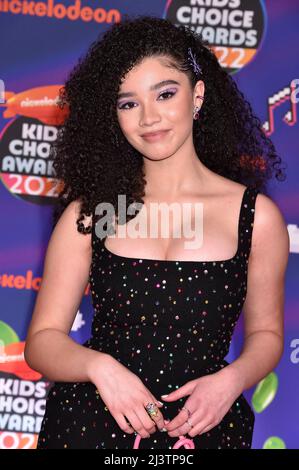 LOS ANGELES - APR 9: Malia Baker at the 2022 Kids Choice Awards at