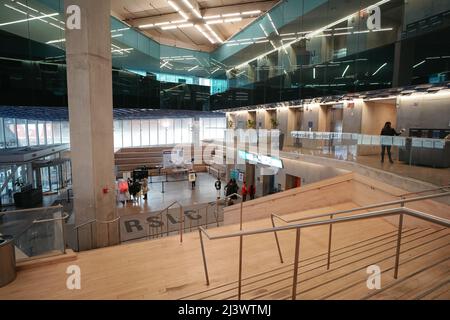 The Sheldon & Tracy Levy Student Learning Centre (SLC) is an iconic structure in the heart of Toronto and a symbolic “front door” of the Ryerson Unive Stock Photo