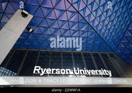 The Sheldon & Tracy Levy Student Learning Centre (SLC) is an iconic structure in the heart of Toronto and a symbolic “front door” of the Ryerson Unive Stock Photo