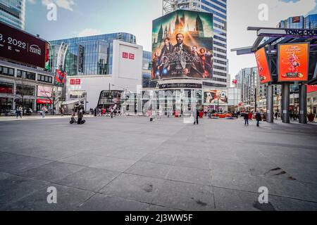 Yonge–Dundas Square, or Dundas Square, is a public square at the southeast corner of the intersection of Yonge Street and Dundas Street East in Downto Stock Photo