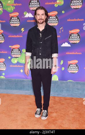 SANTA MONICA, CA - APRIL 09: Jerry Trainor attends the 2022 Nickelodeon Kid's Choice Awards at Barker Hangar on April 09, 2022 in Santa Monica, Califo Stock Photo