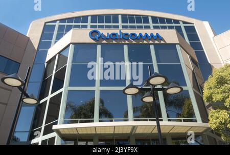 Qualcomm Incorporated Sorrento Valley Building Office Exterior. Qualcomm is US Wireless Industry Semiconductor Telecommunication Multinational Company Stock Photo