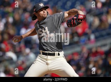 Washington Nationals relief pitcher Tanner Rainey (21) plays during the  team's baseball game against the Cincinnati Reds Friday, June 3, 2022, in  Cincinnati. (AP Photo/Jeff Dean Stock Photo - Alamy
