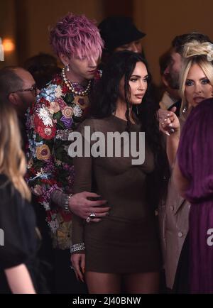 Beverly Hills, USA. 10th Apr, 2022. Machine Gun Kelly and Megan Fox arriving to the Daily Front Row's Fashion Los Angeles Awards held at The Beverly Wilshire in Beverly Hills, CA © OConnor/AFF-USA.com Credit: AFF/Alamy Live News Stock Photo